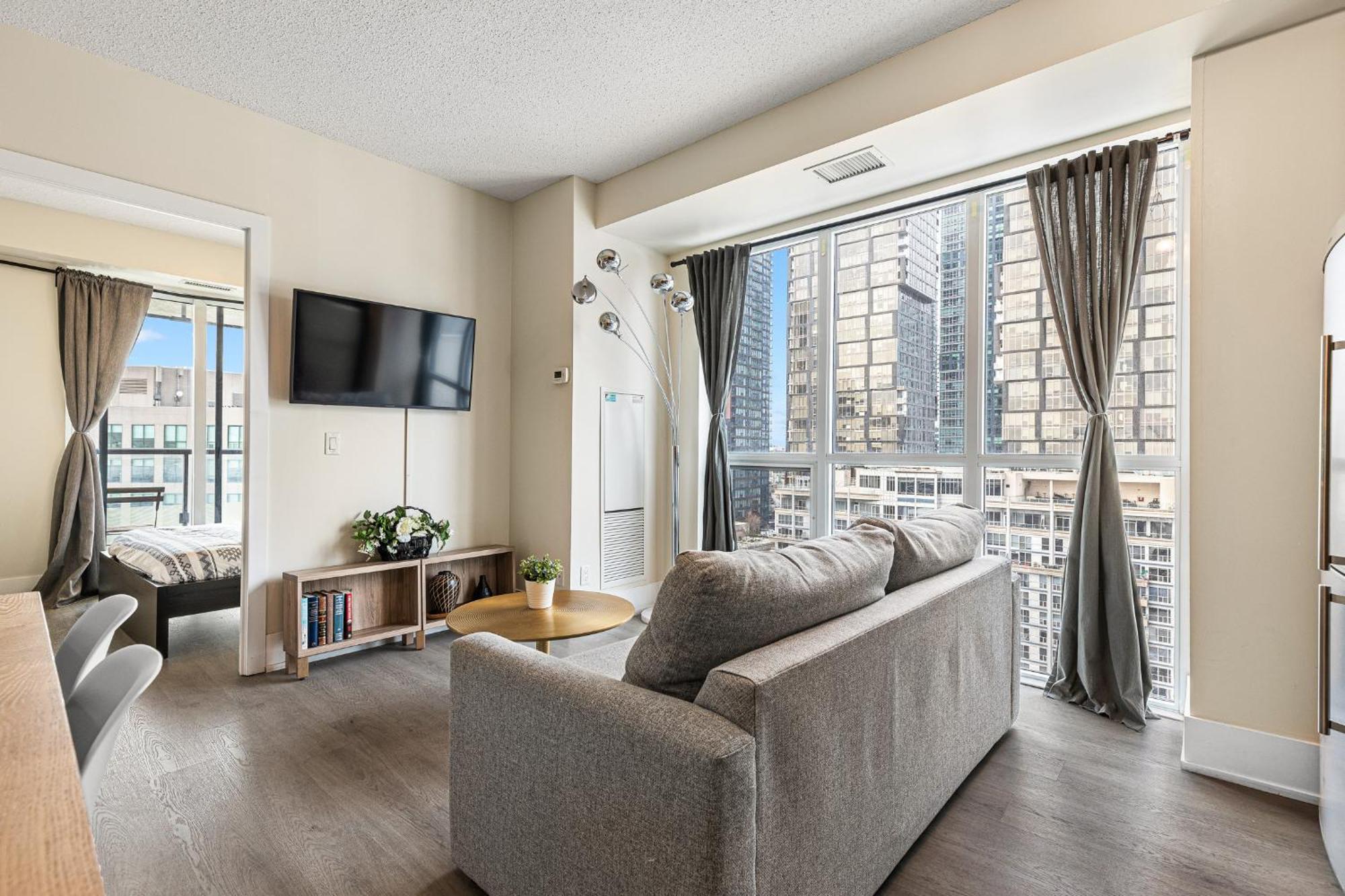 3 Bedroom Beside Cn Tower With Parking Downtown โตรอนโต ภายนอก รูปภาพ