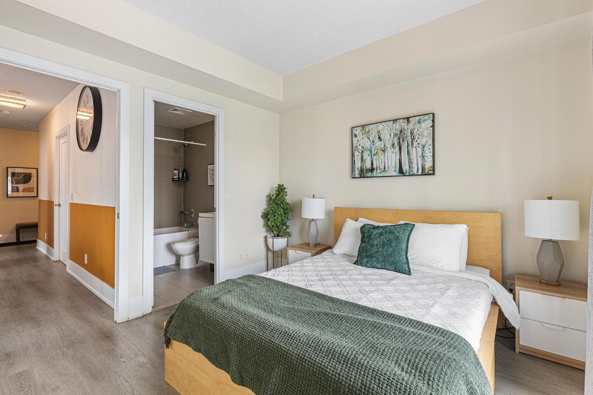 3 Bedroom Beside Cn Tower With Parking Downtown โตรอนโต ภายนอก รูปภาพ