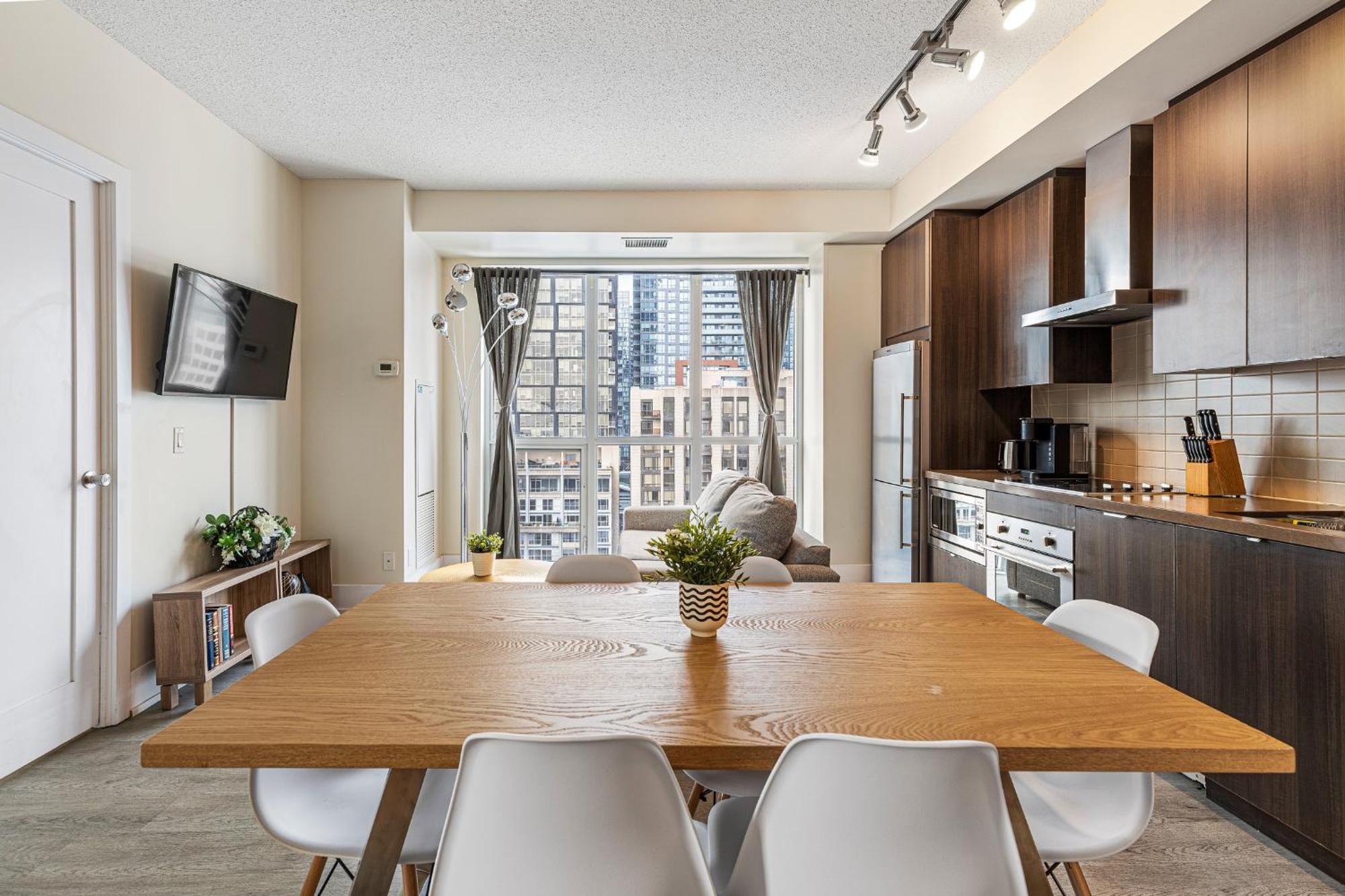 3 Bedroom Beside Cn Tower With Parking Downtown โตรอนโต ภายนอก รูปภาพ
